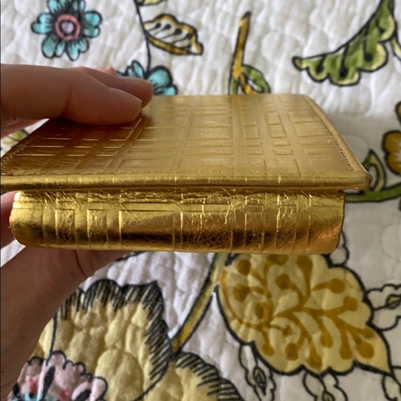 Burberry Gold Metallic Pouch Case Cell Phone Nova - Picture 3 of 9